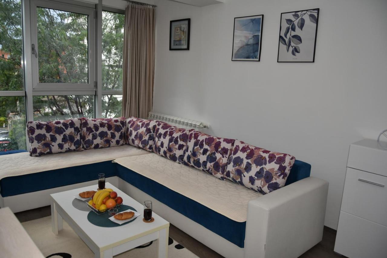 Blue Corner Apartment Skopje Buitenkant foto