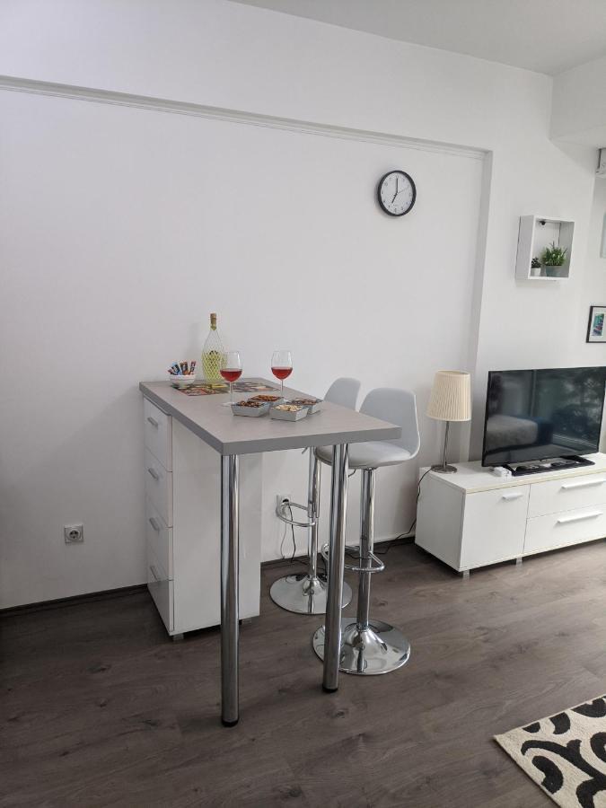 Blue Corner Apartment Skopje Buitenkant foto