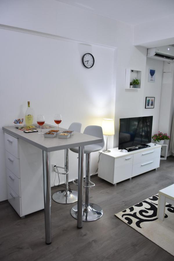 Blue Corner Apartment Skopje Buitenkant foto