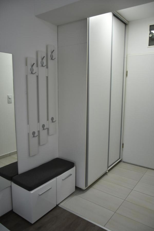 Blue Corner Apartment Skopje Buitenkant foto