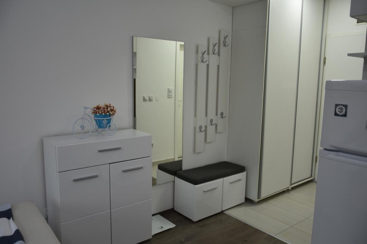 Blue Corner Apartment Skopje Buitenkant foto