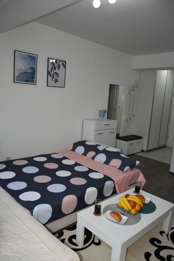 Blue Corner Apartment Skopje Buitenkant foto