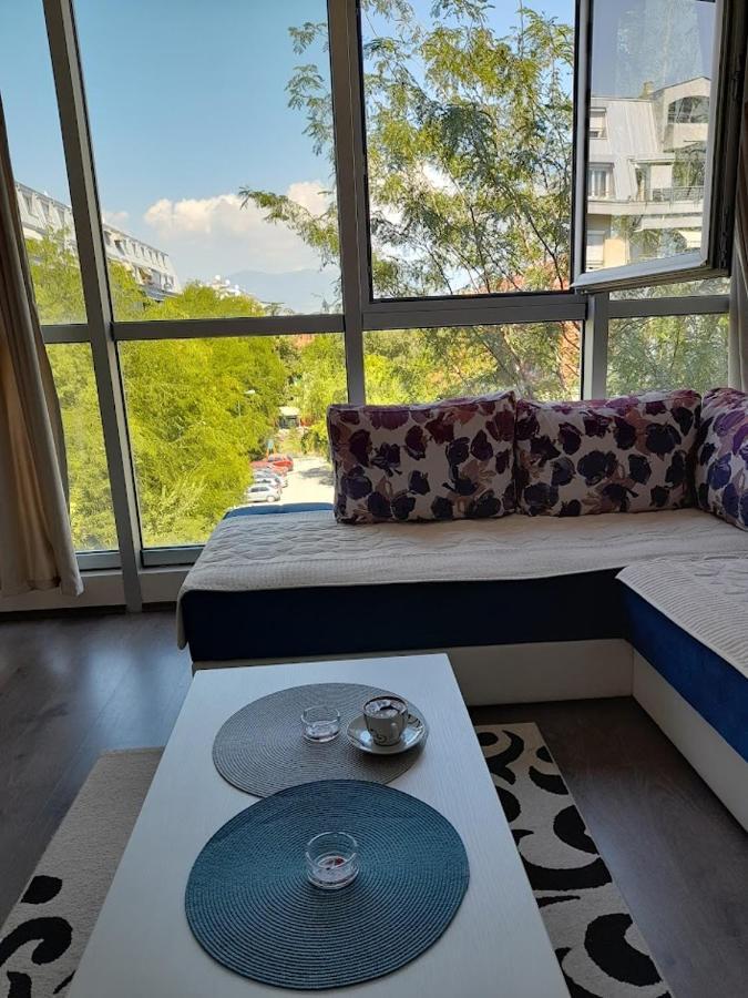 Blue Corner Apartment Skopje Buitenkant foto